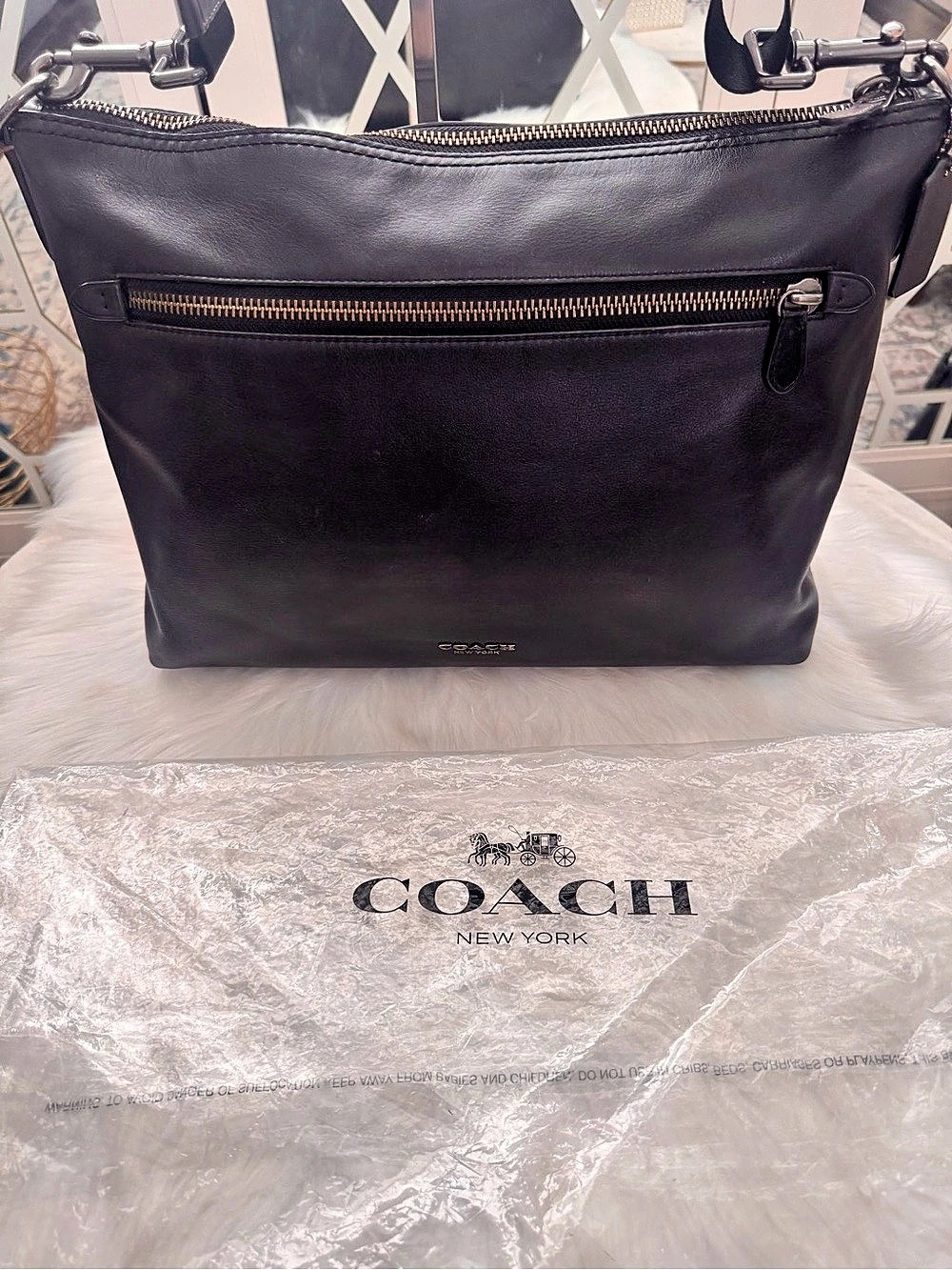 Coach Metropolitan Soft Messenger Leather Shoulder Bag in Black